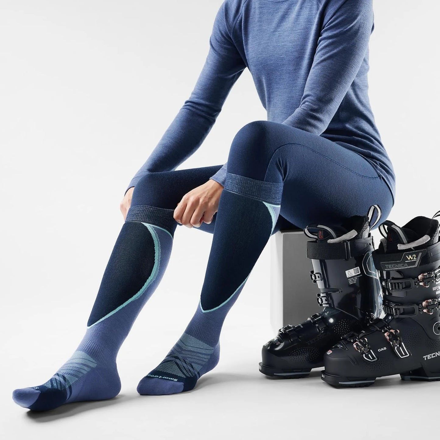 Smartwool Women's Ski Targeted Cushion Extra Stretch Over The Calf Socks