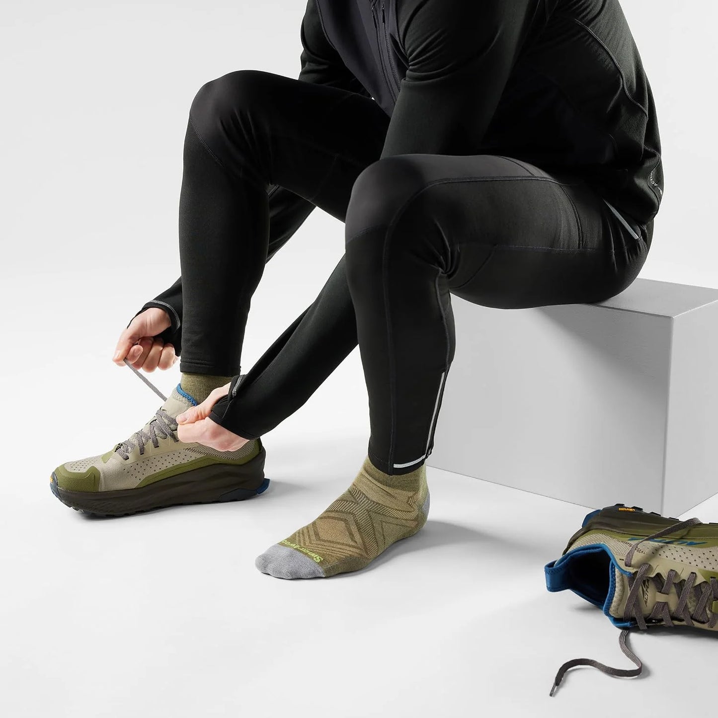 Smartwool Men's Run Zero Cushion Mid Crew Socks