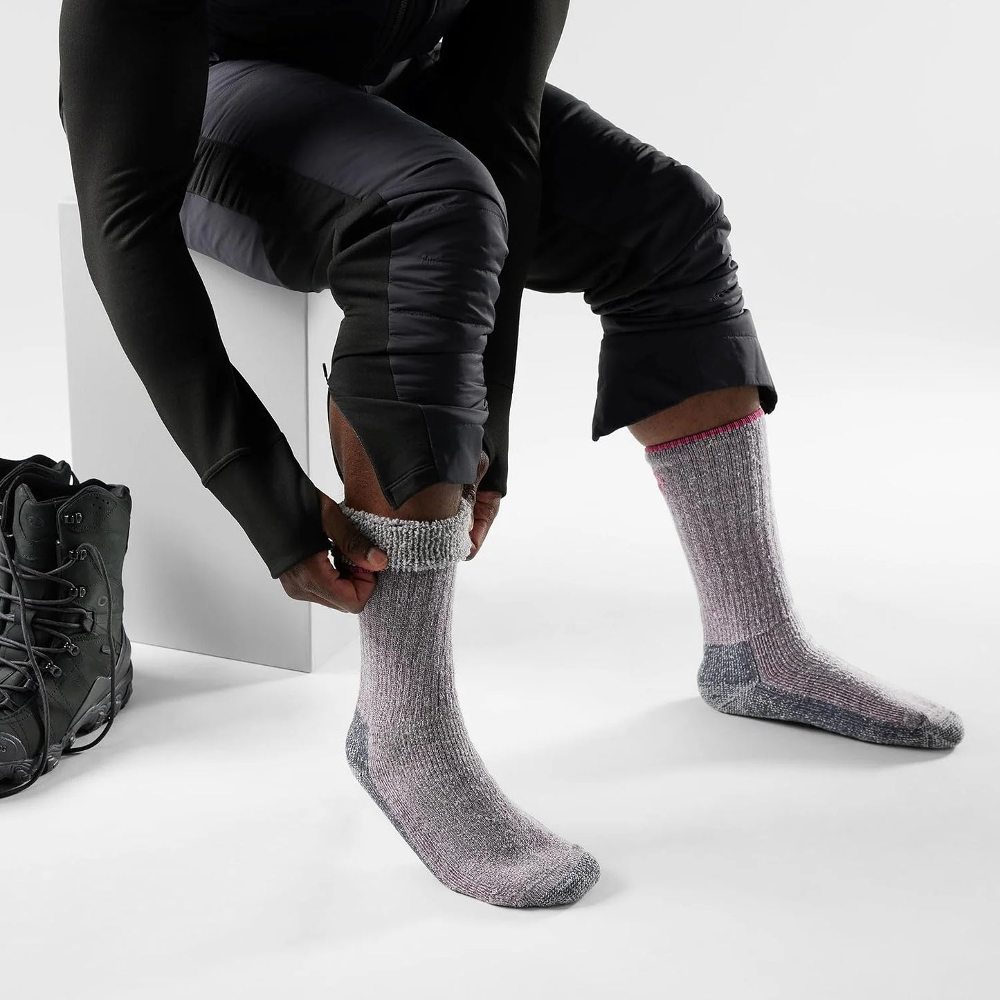Smartwool Unisex Mountaineer Classic Edition Max Cushion Second Cut Crew Socks