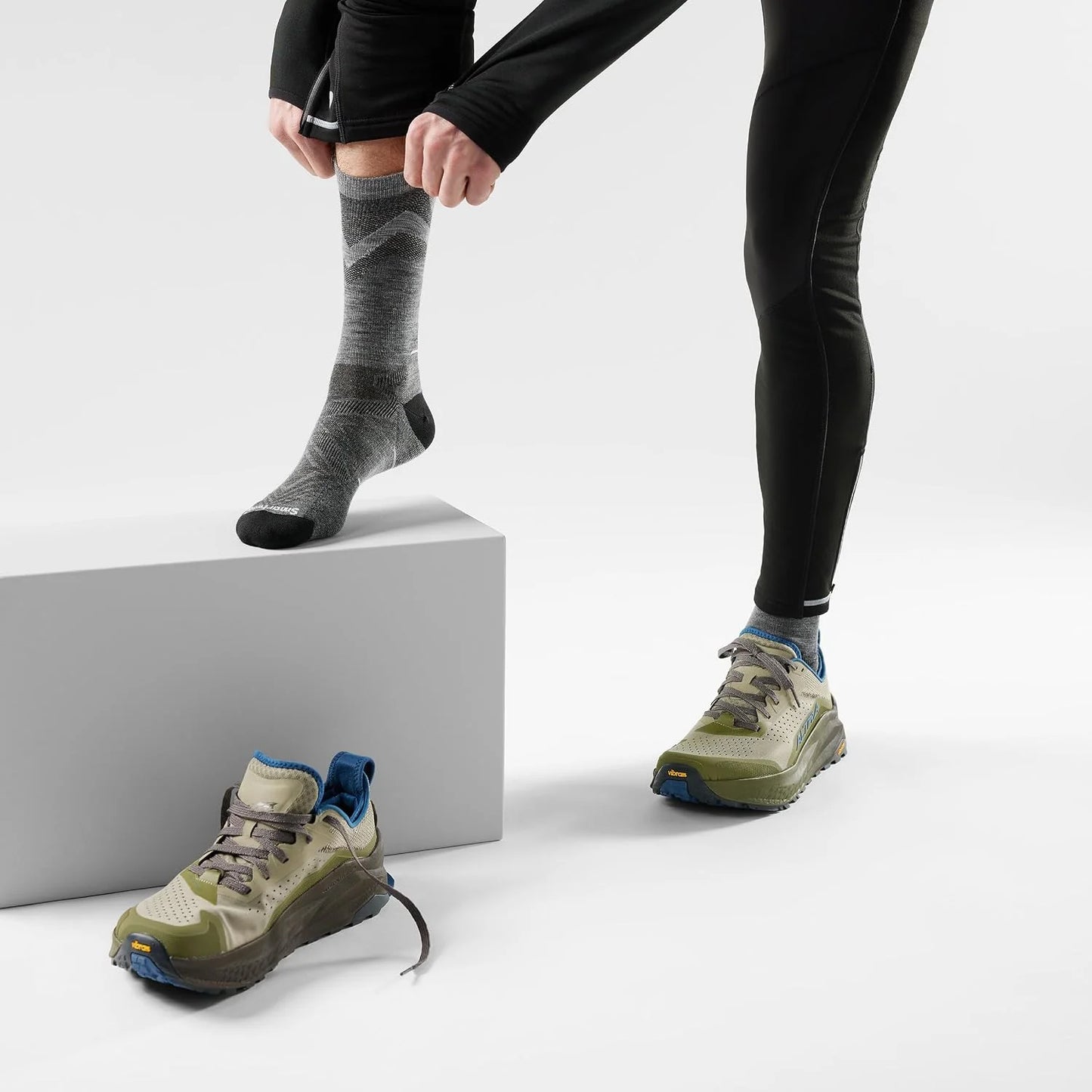 Smartwool Men's Run Zero Cushion Mid Crew Pattern Socks
